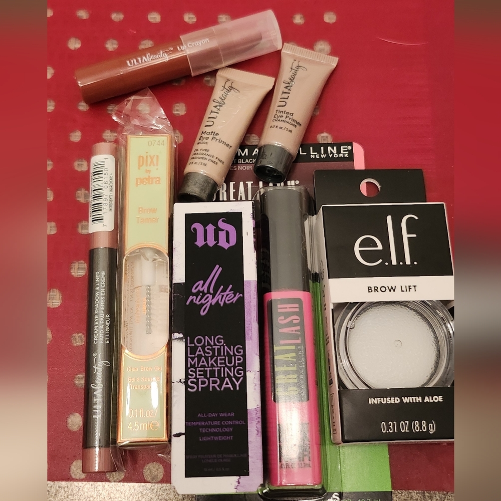 NIB Makeup Collection - Picture 2 of 3